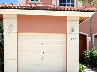 1165 NW 100th Ave, Pembroke Pines, FL 33024