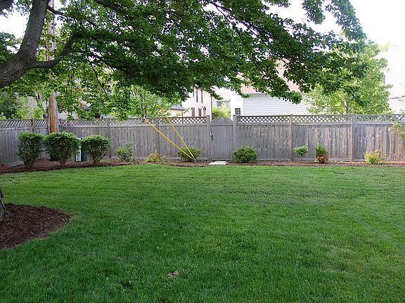 3rd image of 750 Meadow Ln
