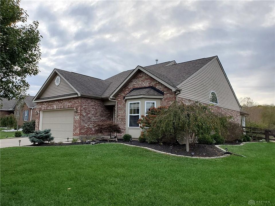 1st image of 207 Wellington Ct
