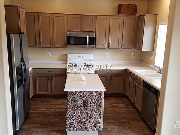 3rd image of 10347 Eve Springs St