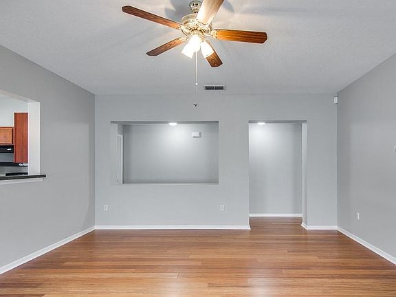 4th image of 3223 Ogden Dr