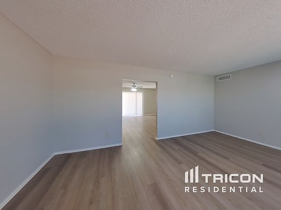 2nd image of 1624 N Sterling