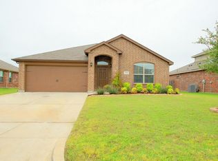 214 Oaklawn Dr, Ponder, TX 76259