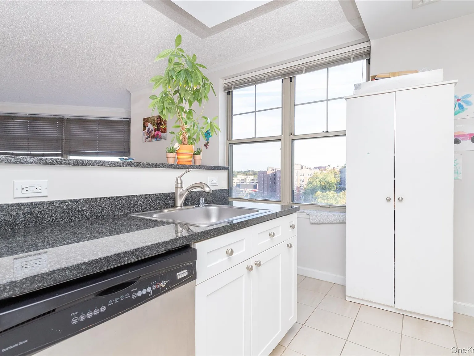 2 bed, 2.0 bath, 1103 sqft, $3,750 — Photo 4