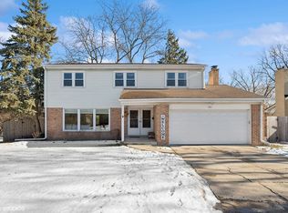 945 Huber Ln, Glenview, IL 60025