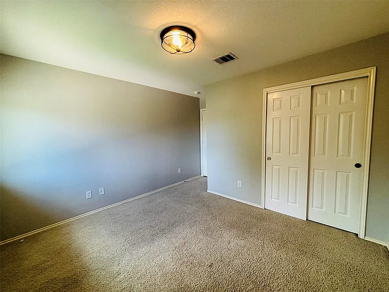 100 Crockett Rd — Photo 20