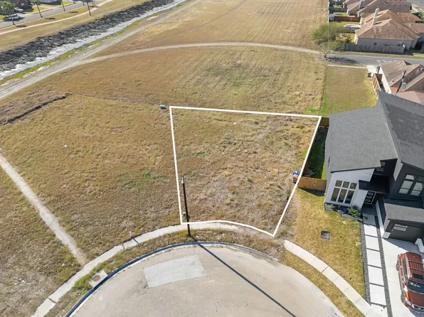 6725 Paddington Dr, Corpus Christi, TX 78414