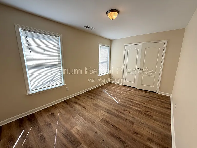 504 Dunbar St SW — Photo 16