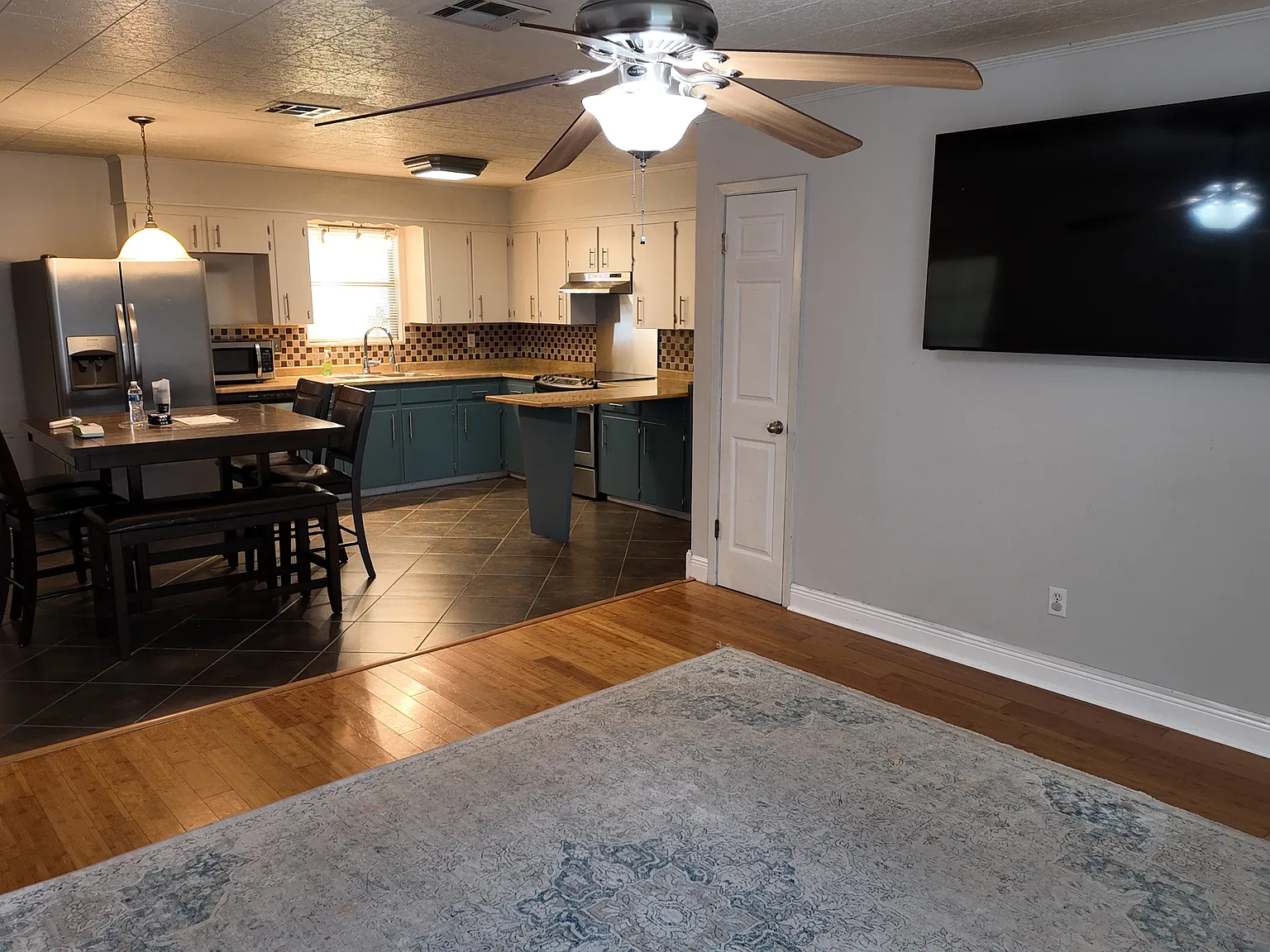 3 bed, 1257 sqft, $1,500 — Photo 2