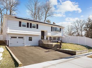 628 Katona Dr, Fairfield, CT 06824