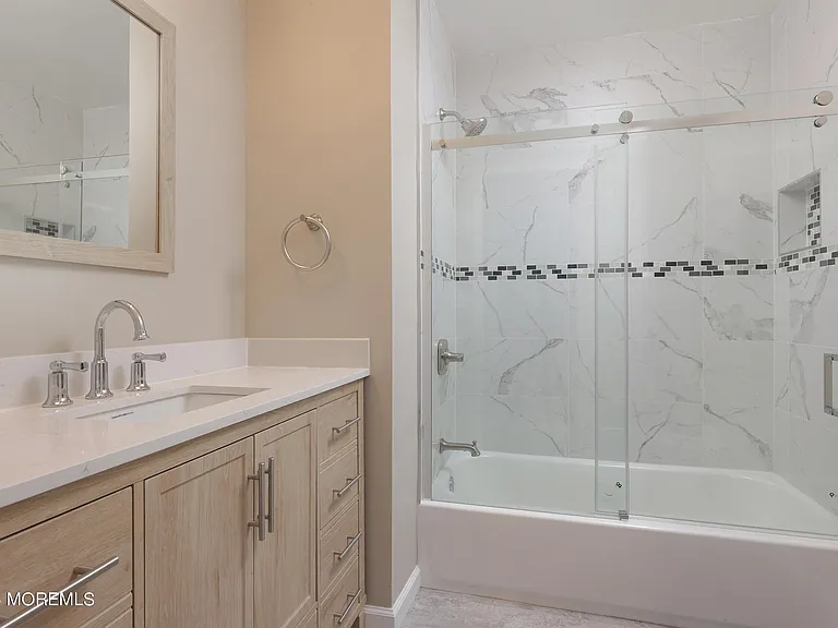 2 Elizabeth Ct — Photo 11