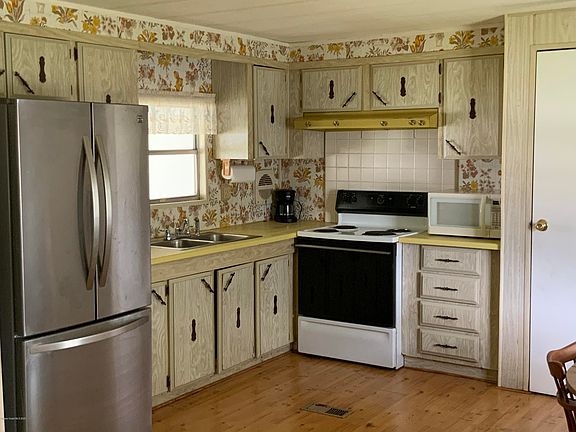 3rd image of 377 Holiday Park Blvd NE