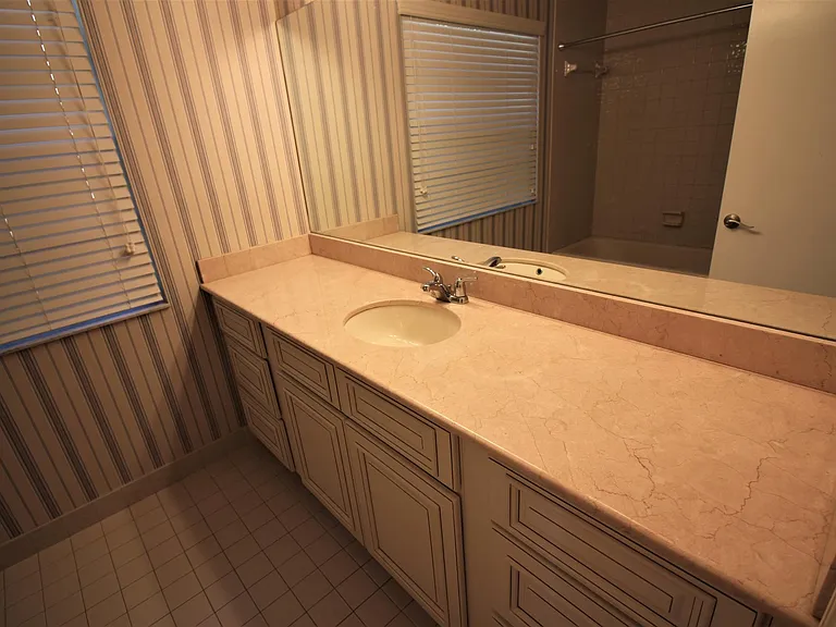 434 SW 15th Dr — Photo 13