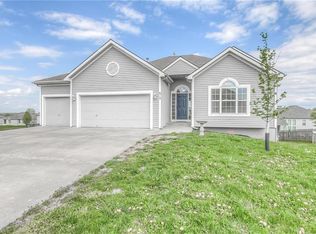 613 Seaton Blvd, Raymore, MO 64083