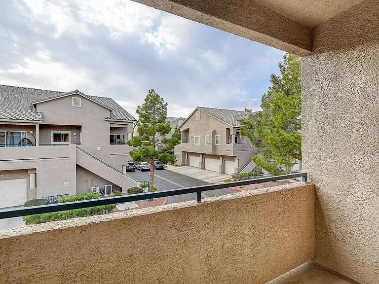 2052 Quarry Ridge St #201 — Photo 22