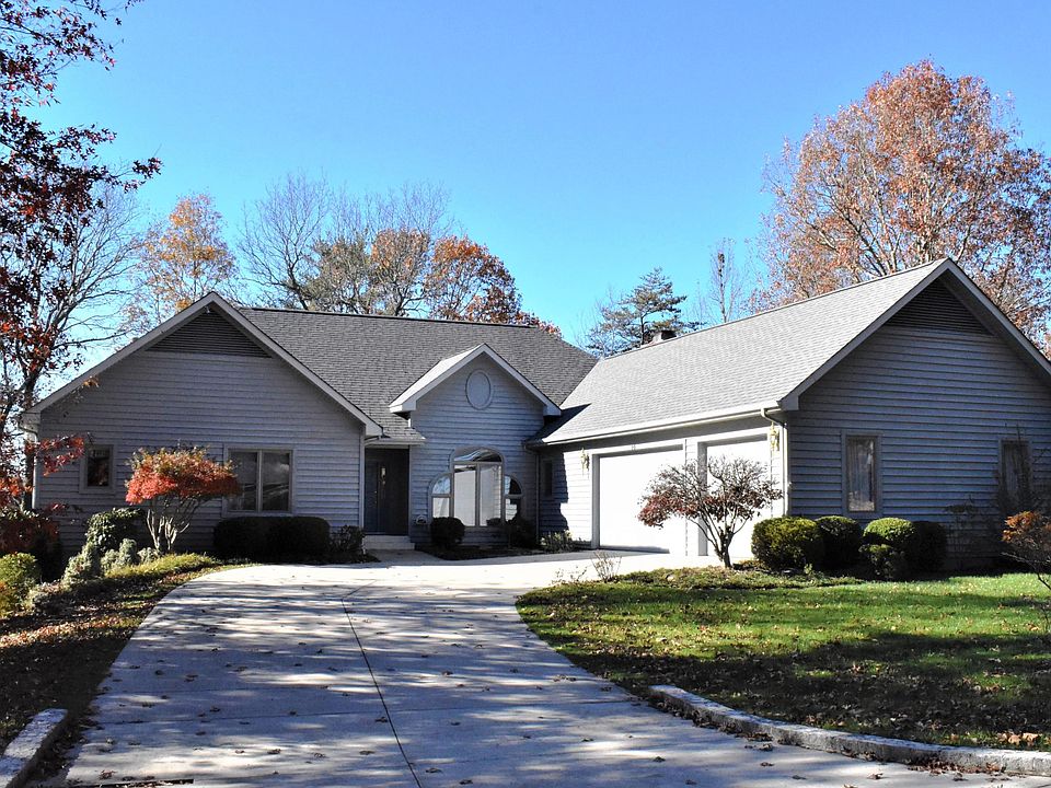 1st image of 20 Amesbury Ct