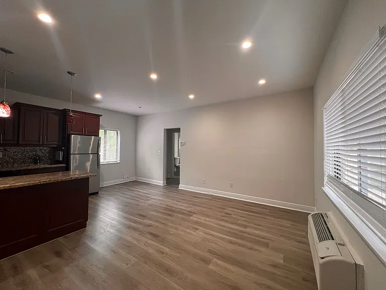 3201 Aviation Ave — Photo 10