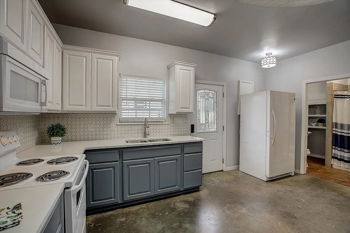 2 bed, 1100 sqft, $1,800 — Photo 4