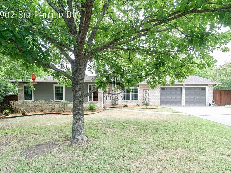 2902 Sir Phillip Dr — Photo 15