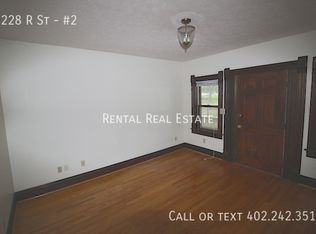 3228 R St #2, Lincoln, NE 68503