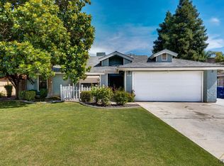 9009 Crowningshield Dr, Bakersfield, CA 93311