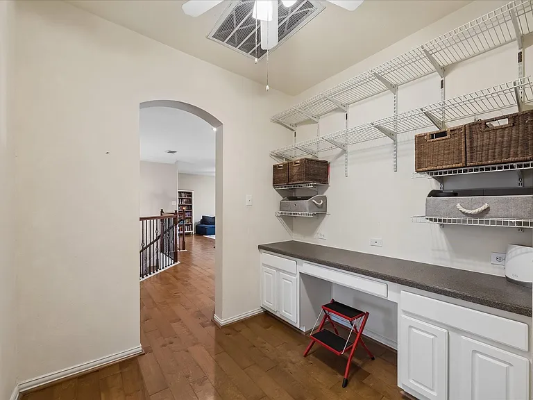 1125 Shady Knoll Ln — Photo 22