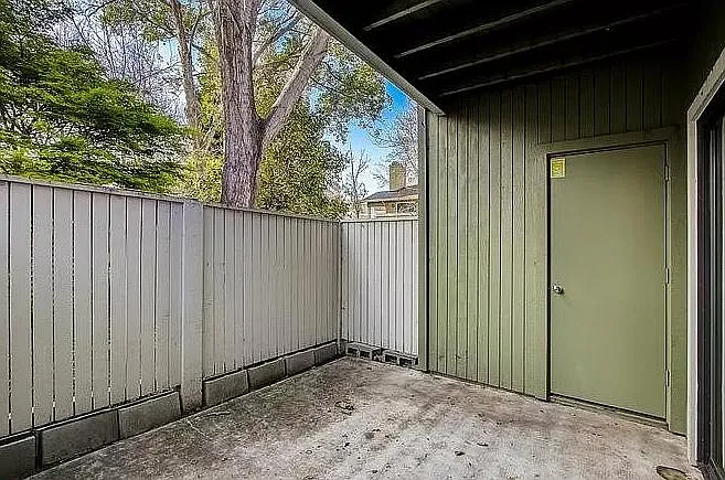 207 Schooner Ct — Photo 17