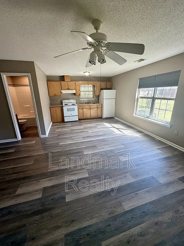 1 bed, 1.0 bath, 438 sqft, $715 — Photo 4