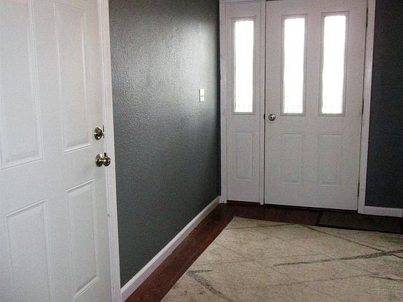 2nd image of 2513 Sunset Dr