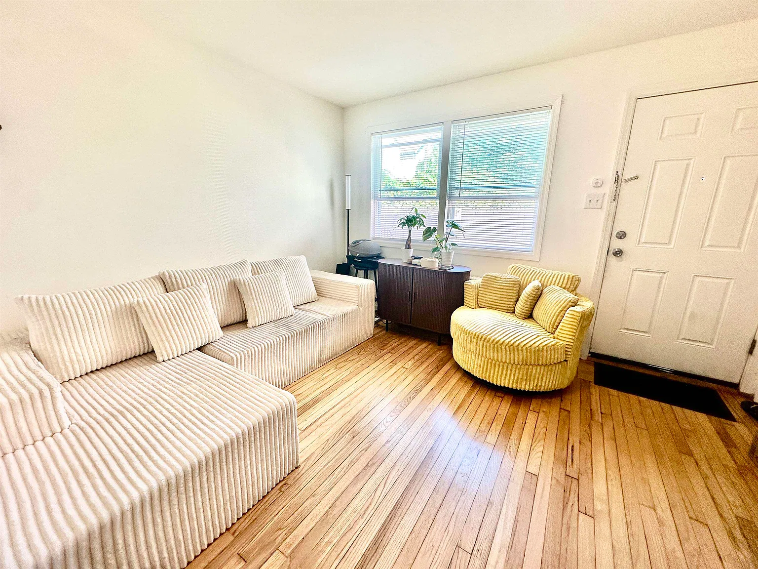 1 bed, 1.0 bath, $1,550 — Photo 1