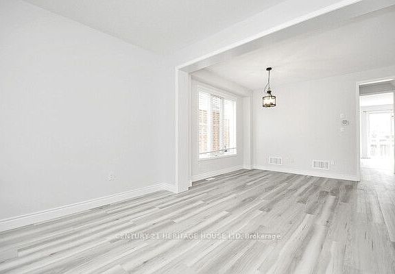 4th image of 40 Beattie Cres