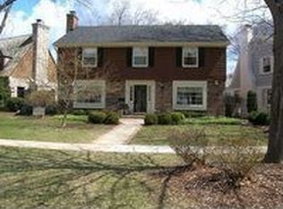 5312 N Santa Monica Blvd, Whitefish Bay, WI 53217