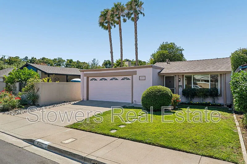 3 bed, 2.0 bath, 1209 sqft, $3,995 — Photo 3