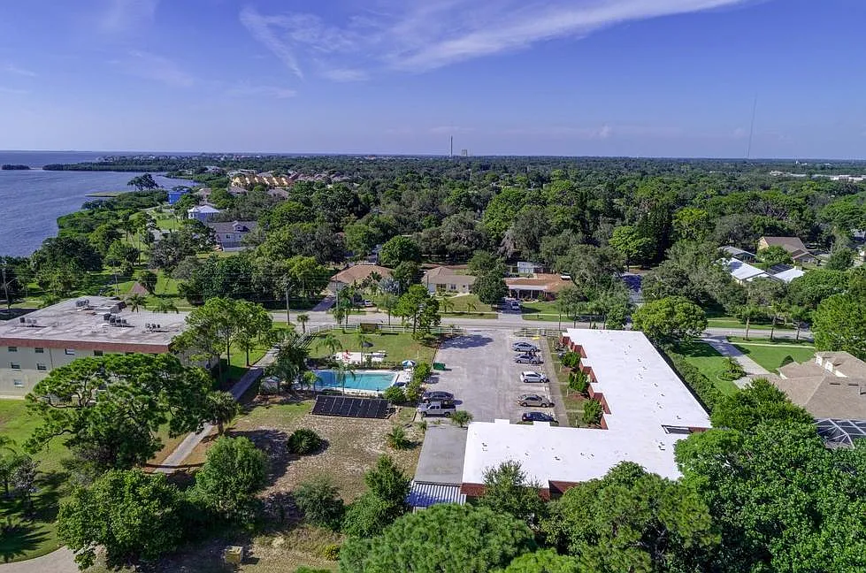 Building Photo - 1719 Gulf Rd #3