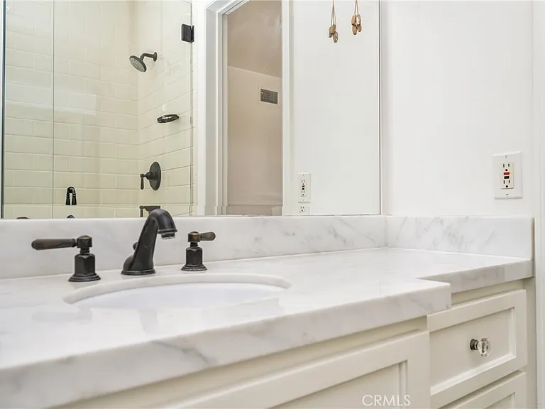 12791 Brittany Woods Dr — Photo 23
