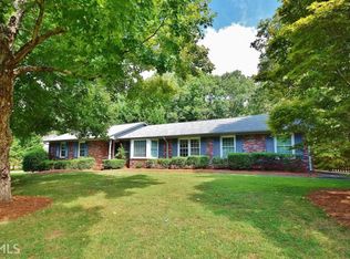 1652 Nottingham Dr, Gainesville, GA 30501