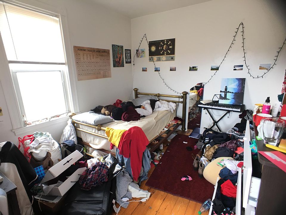 2nd image of 812 Parker St #L2