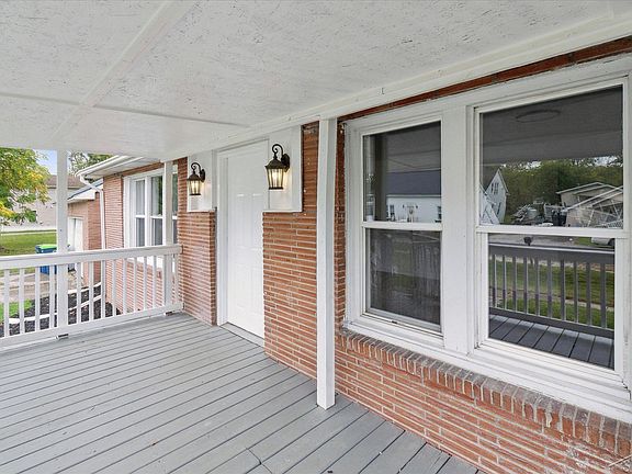 3rd image of 755 Sherman Rd