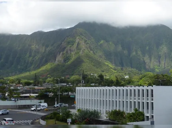 46-270 Kahuhipa St, Kaneohe, HI