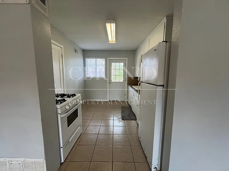 1320 W Rupe Ave — Photo 4