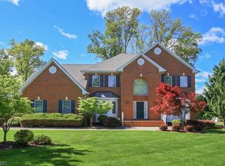 45 Angus Ln, Warren, NJ 07059