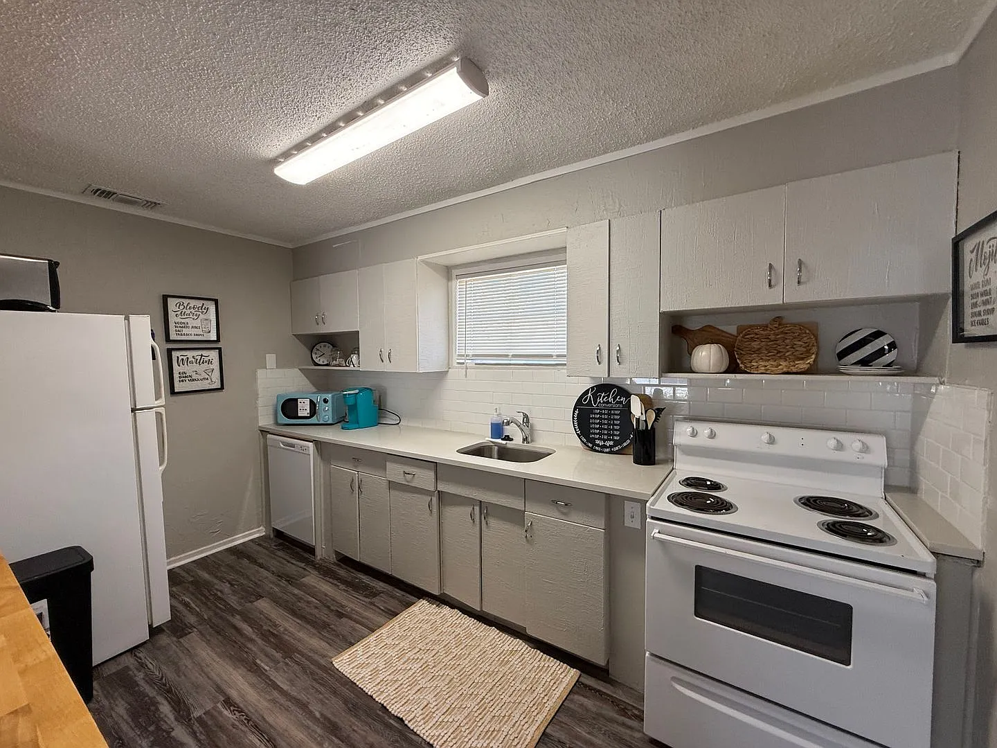July Move in - Can be leased unfurnished or furnished — Photo 4