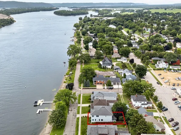 118 Lawrence Blvd E, Wabasha, MN 55981