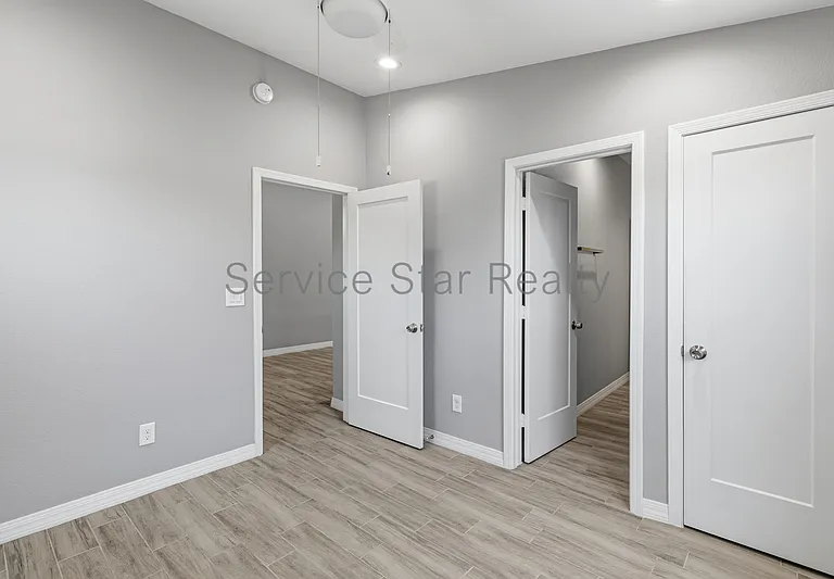 1556 W 5th St — Photo 11