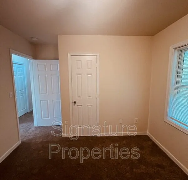 555 Fairfax Ave #G — Photo 18