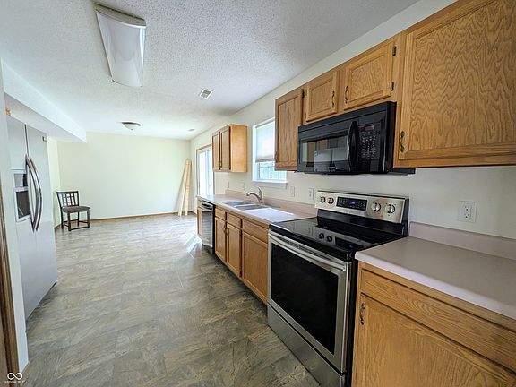 5th image of 1685 Thresher Dr