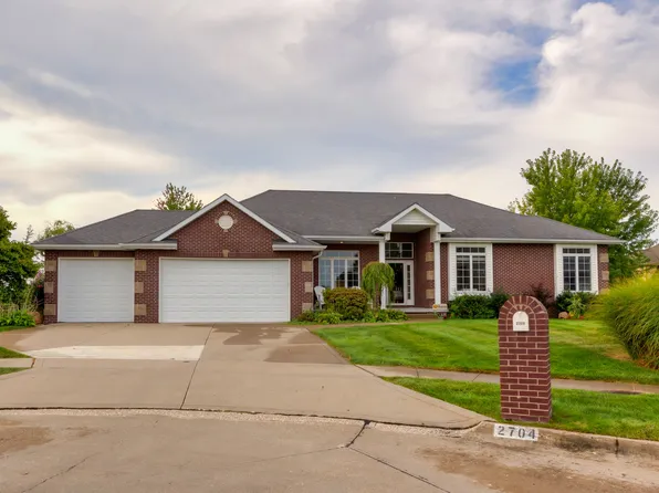 2704 147th St, Urbandale, IA 50323