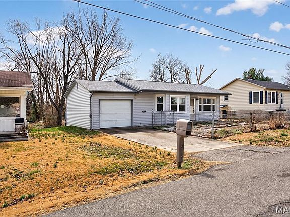 3rd image of 630 Charles St