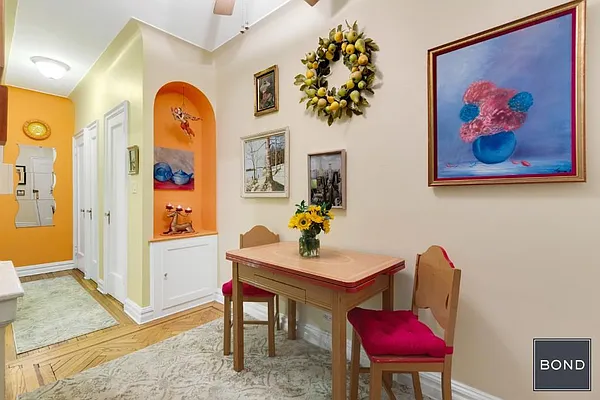 Sold by Bond New York | media 6