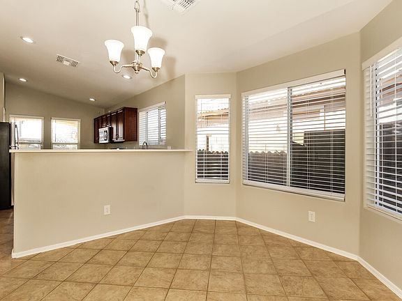 4th image of 3009 S 91st Dr